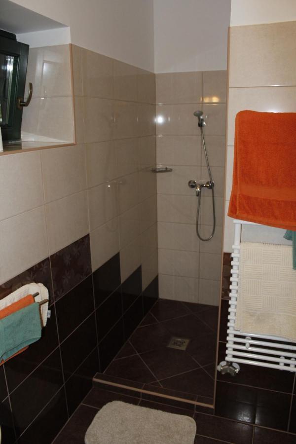 Hotel Hunor Lovastanya Kunbaracs Zewnętrze zdjęcie