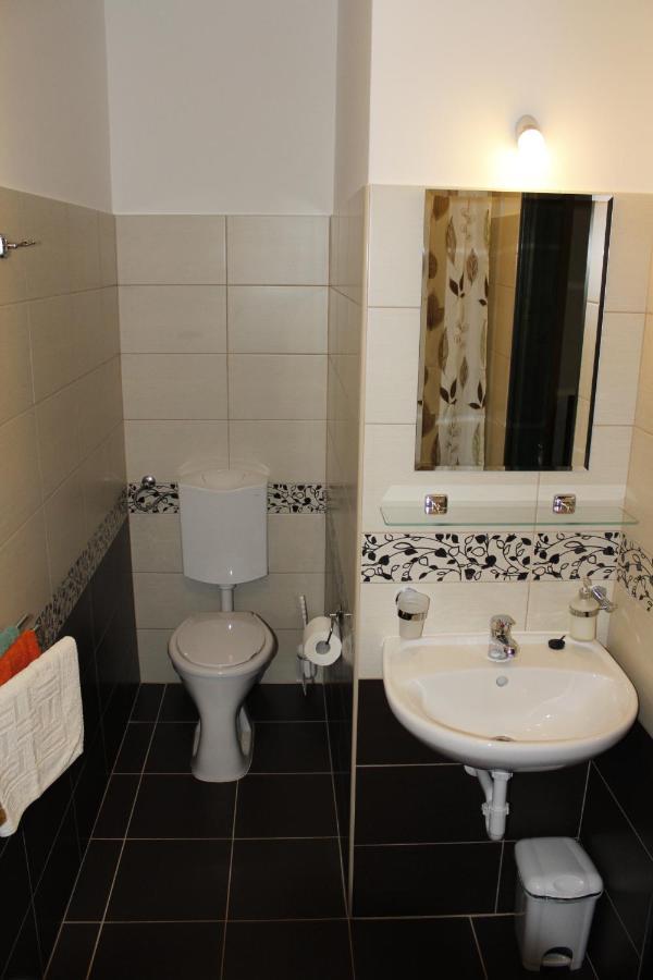 Hotel Hunor Lovastanya Kunbaracs Zewnętrze zdjęcie
